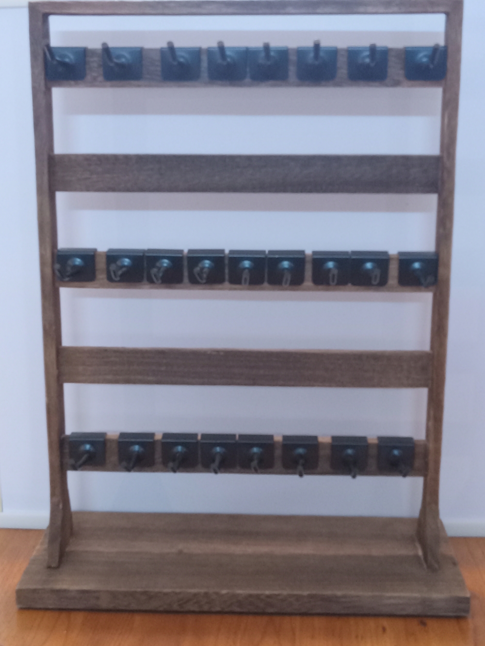 Wooden Multi-Tier Jewelry & Earring Rack in Natural Brown